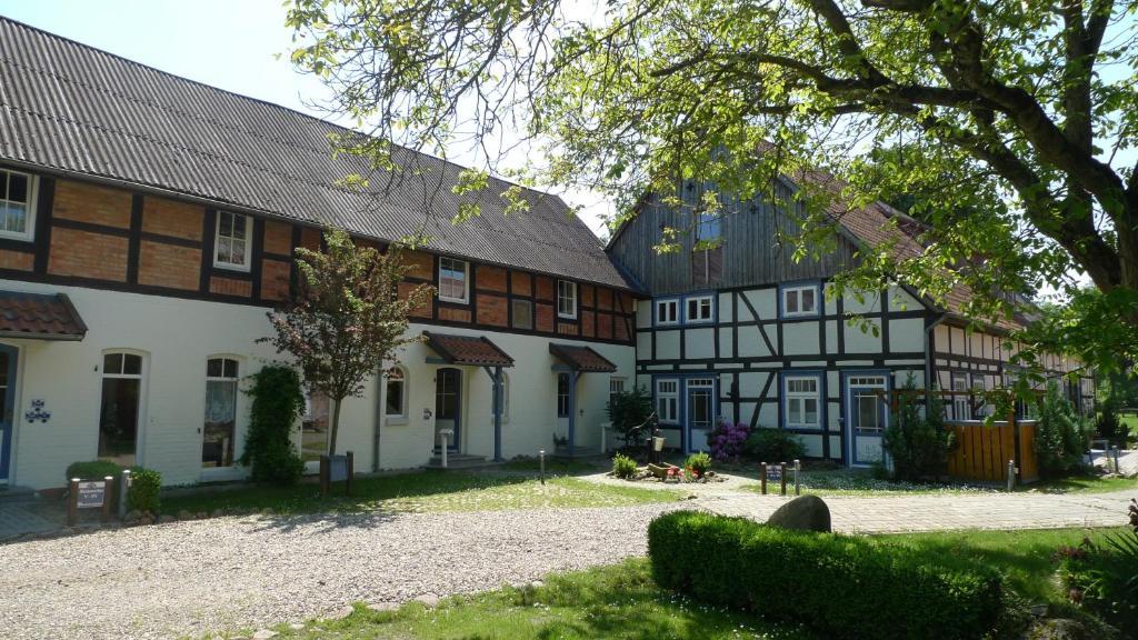 Landhotel Markthof Satemin Wustrow  Extérieur photo